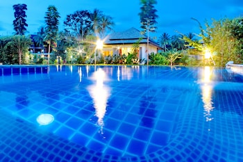 Perennial Resort,Nai Yang Beach>>Mai Khao,3 star
