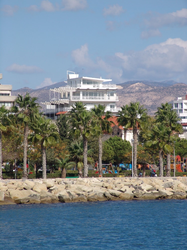 1 80 collection limassol historic center