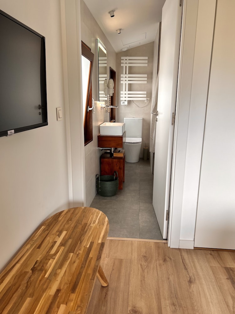 la costera hostal del vino