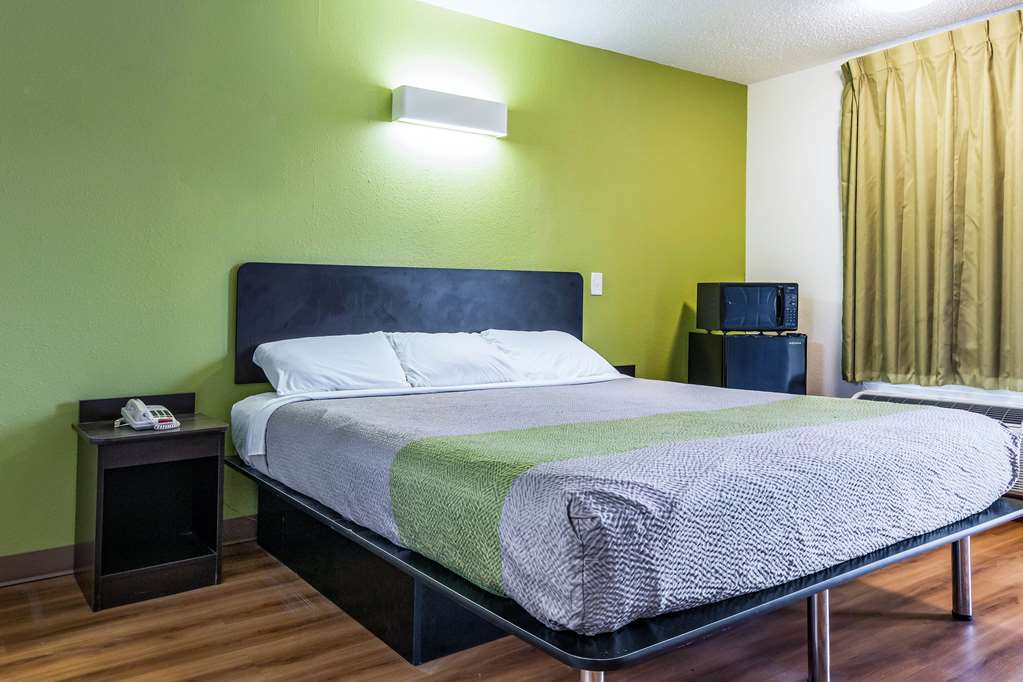 motel 6 alexandria la south