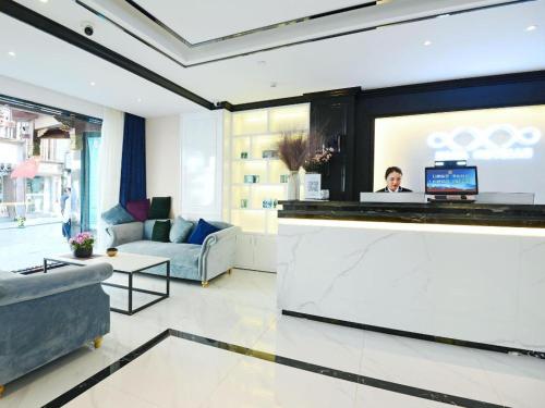 xana hotelle xian zhonglou huimin street metro station