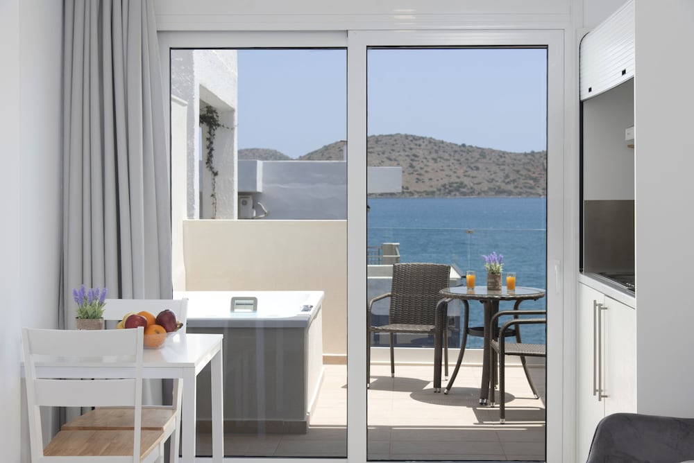 naiades village elounda