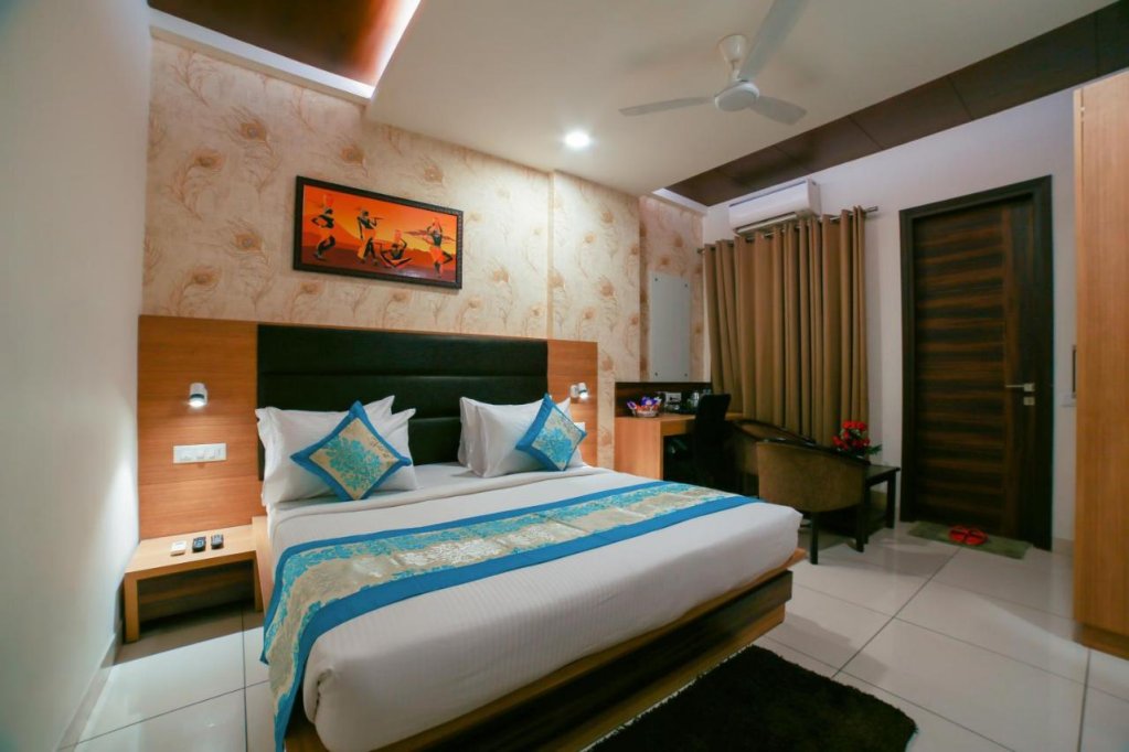 hotel grand regency by jmd group
