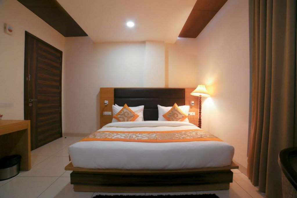 hotel grand regency by jmd group