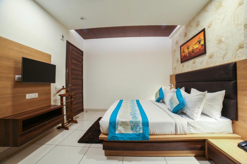 hotel grand regency by jmd group