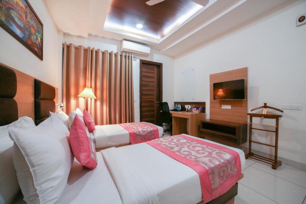 hotel grand regency by jmd group