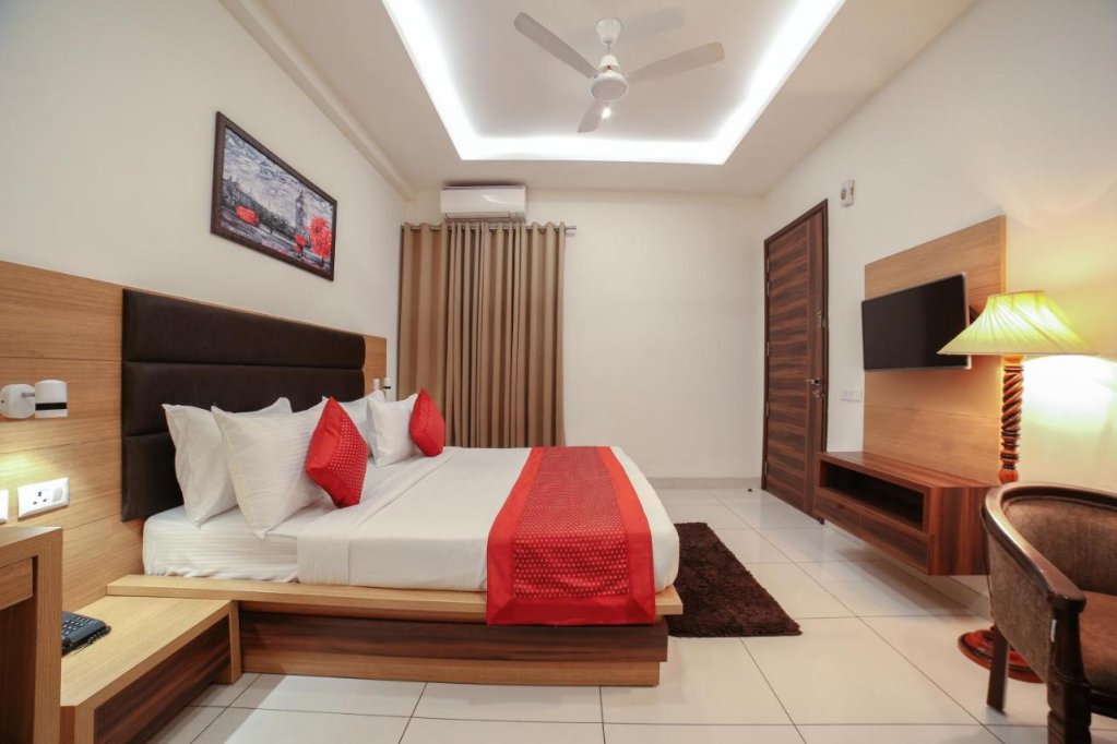 hotel grand regency by jmd group