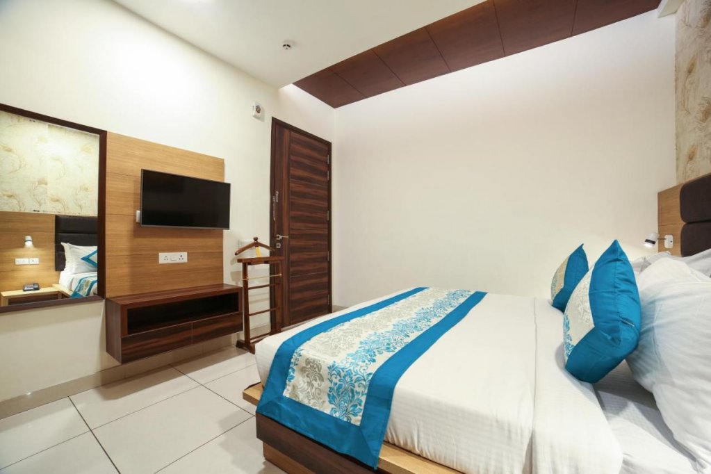 hotel grand regency by jmd group