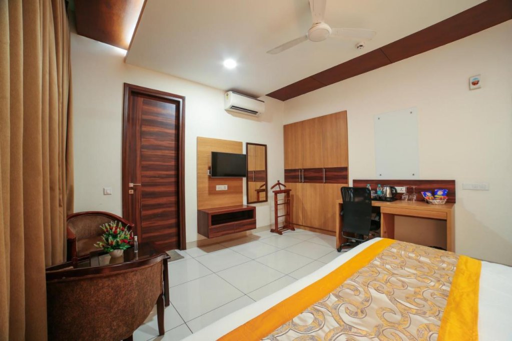 hotel grand regency by jmd group