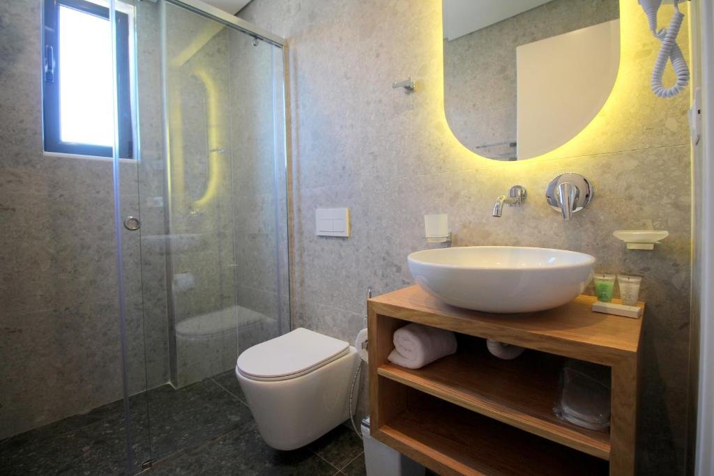 blue eye hotel