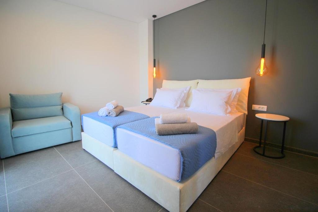 blue eye hotel