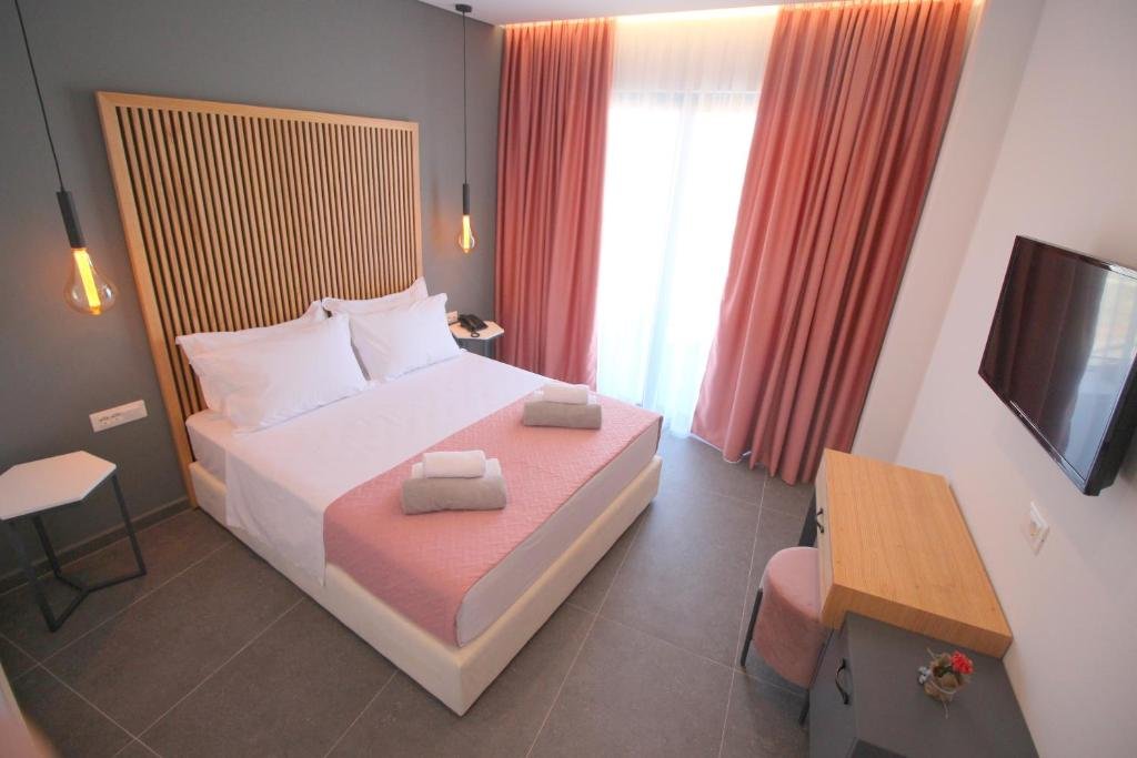 blue eye hotel