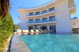 blue eye hotel