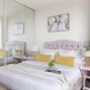 a comfy and central 2br apt near flinders station