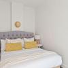 a comfy and central 2br apt near flinders station
