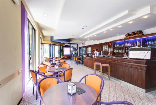 hotel cola frontemare