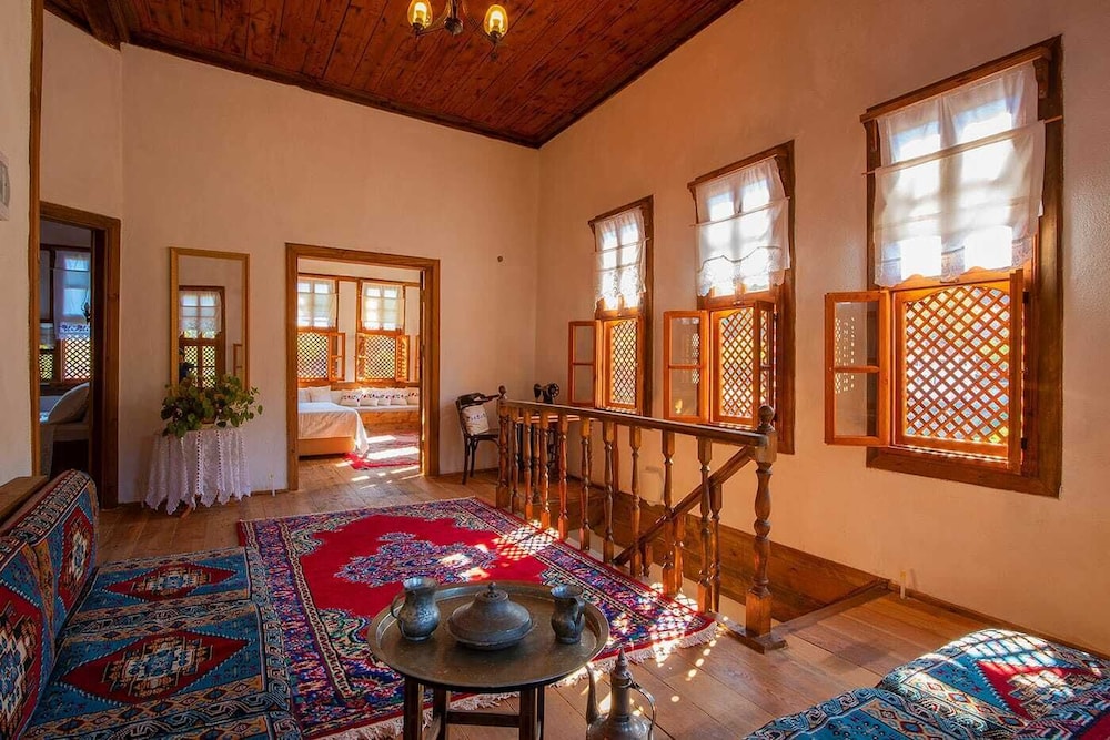 meymune valide konagi