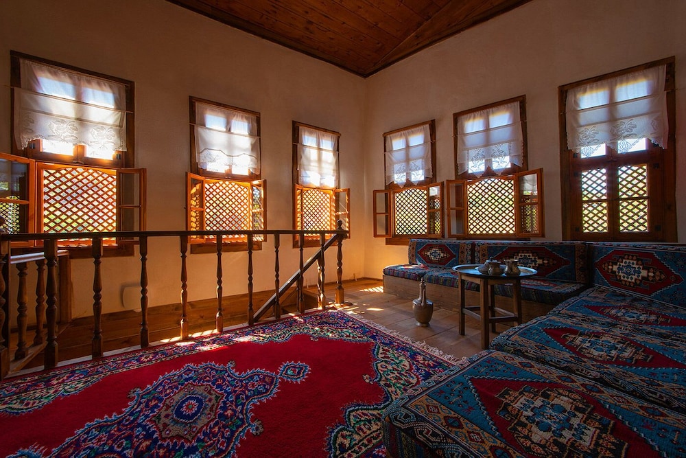 meymune valide konagi