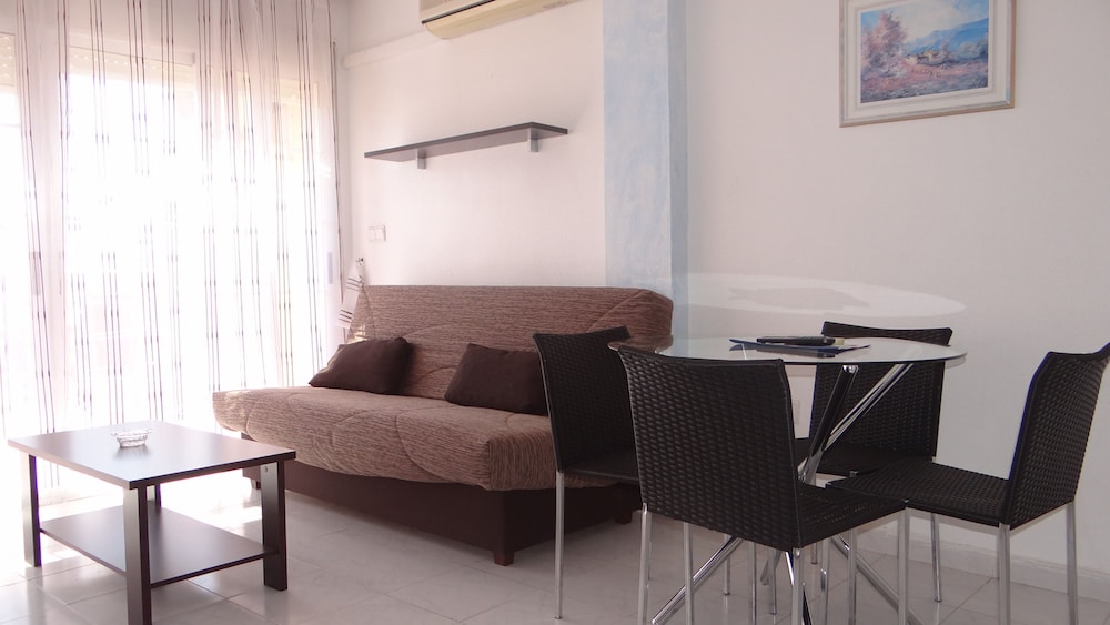 apartamentos torrevieja puerto