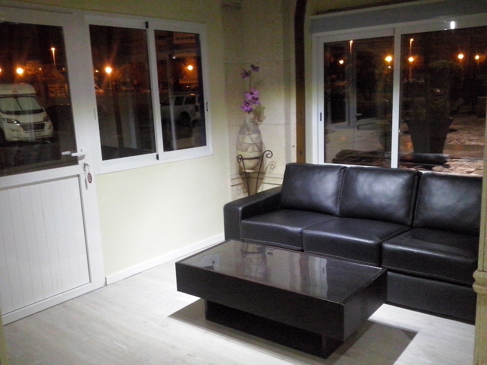 apartamentos torrevieja puerto