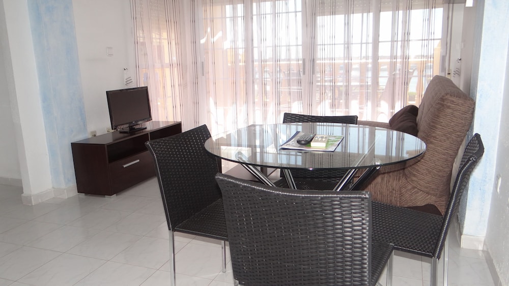 apartamentos torrevieja puerto