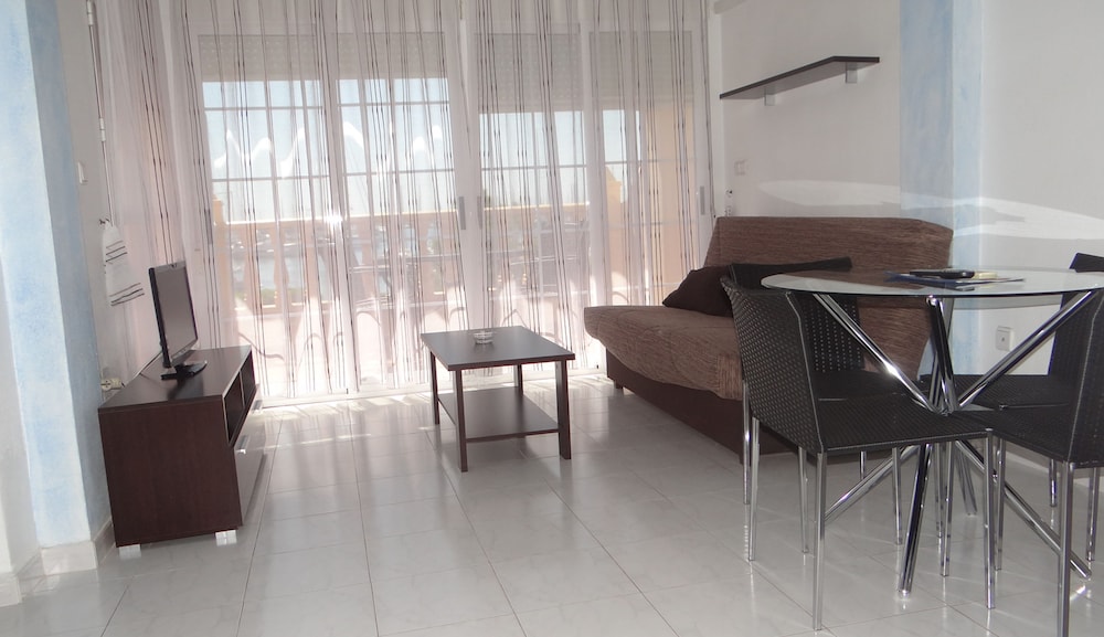 apartamentos torrevieja puerto