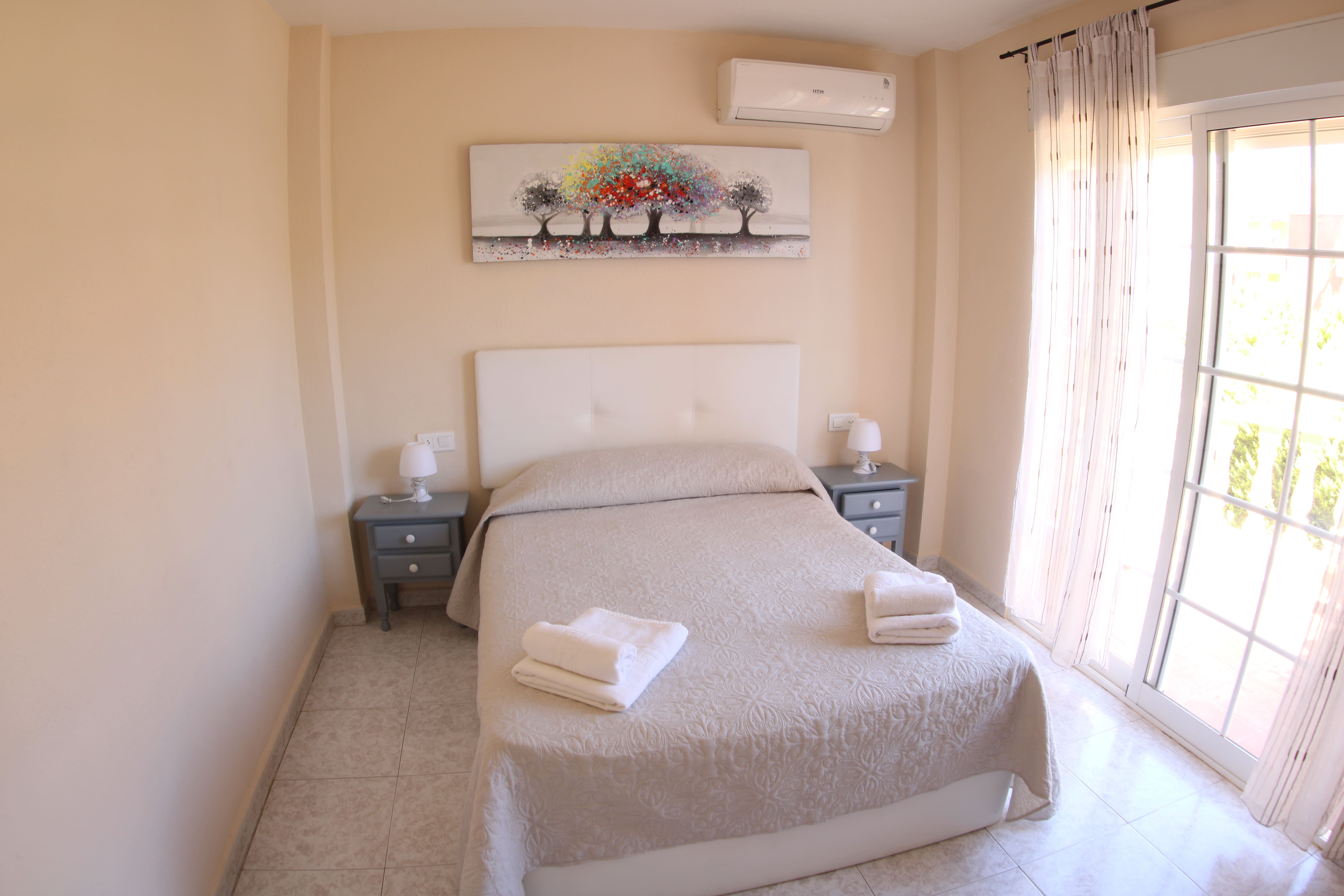 apartamentos torrevieja puerto
