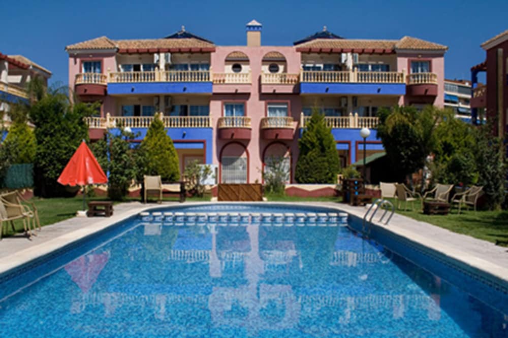 apartamentos torrevieja puerto