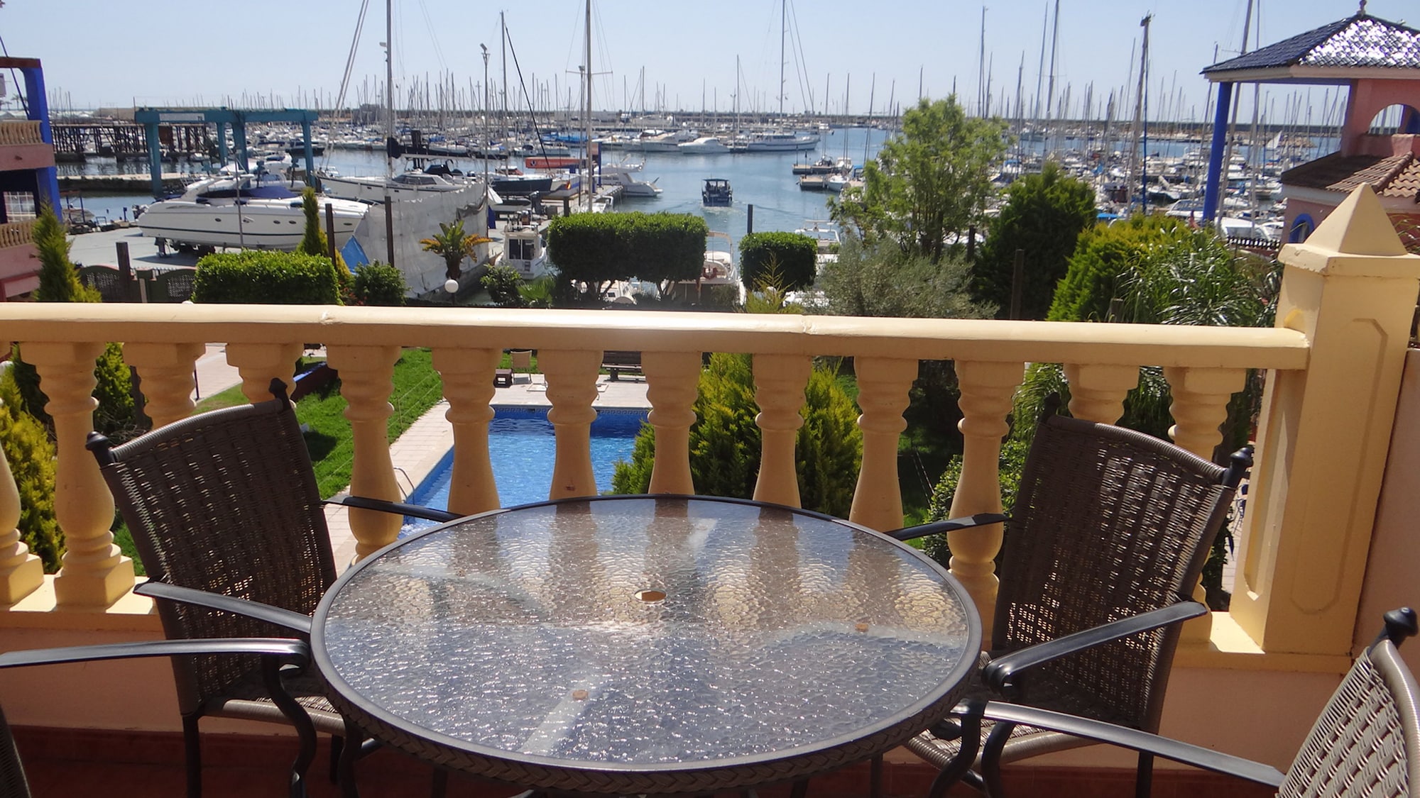 apartamentos torrevieja puerto
