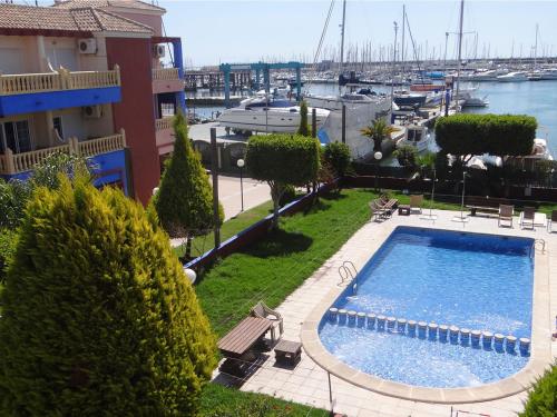 apartamentos torrevieja puerto