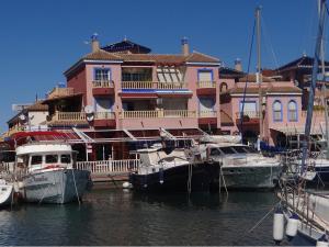 apartamentos torrevieja puerto