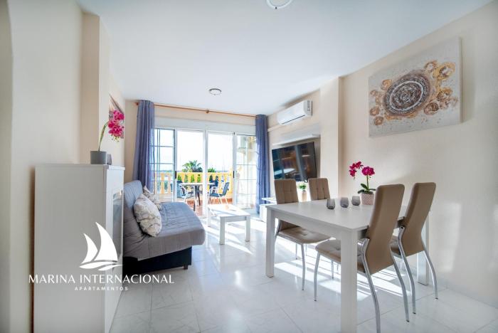 apartamentos torrevieja puerto
