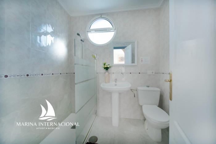 apartamentos torrevieja puerto