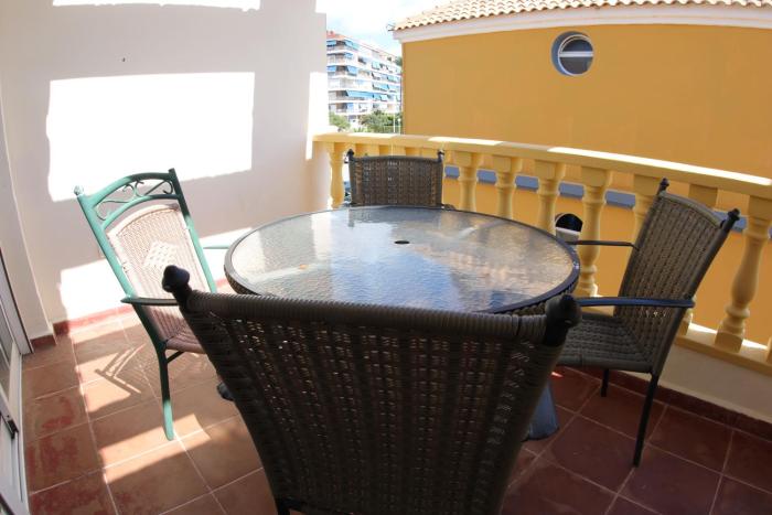 apartamentos torrevieja puerto
