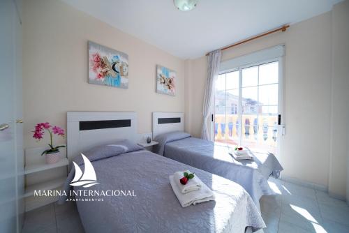 apartamentos torrevieja puerto