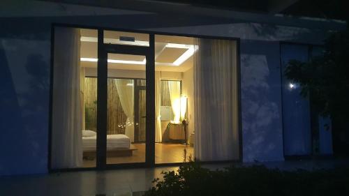 rooster mekong garden and villas