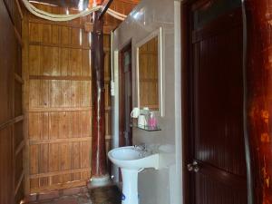 rooster mekong garden and villas