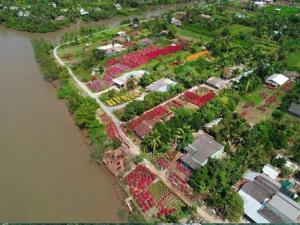 rooster mekong garden and villas