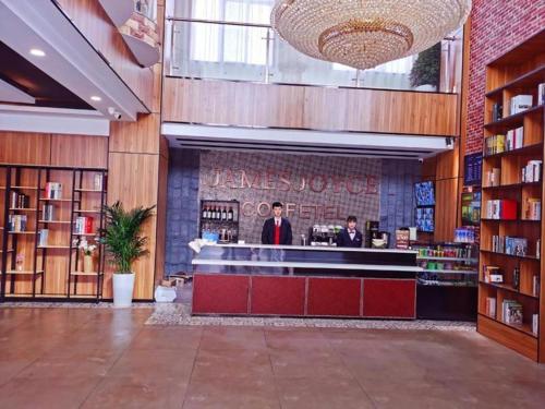 james joyce coffetel lijiang ancient city dashuiche