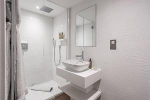 no 1 st andrews and westpark house bedrooms