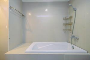 comfy and minimalist 1br apartment at atria residence