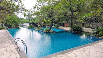 modern and luxurious 2br dharmawangsa essence apartment
