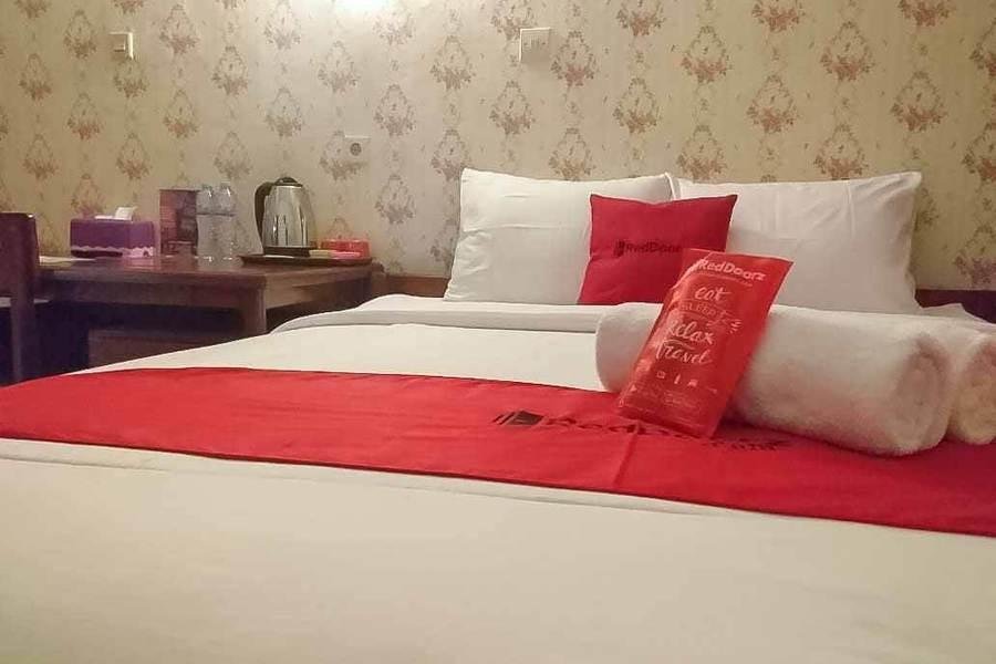 reddoorz plus alun alun nganjuk