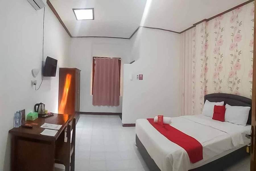 reddoorz plus alun alun nganjuk