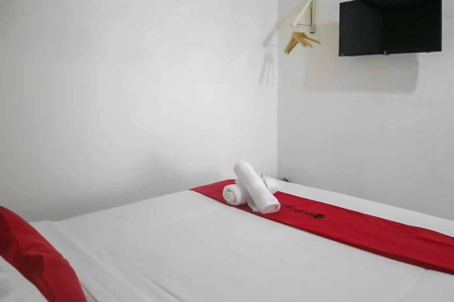 reddoorz plus alun alun nganjuk