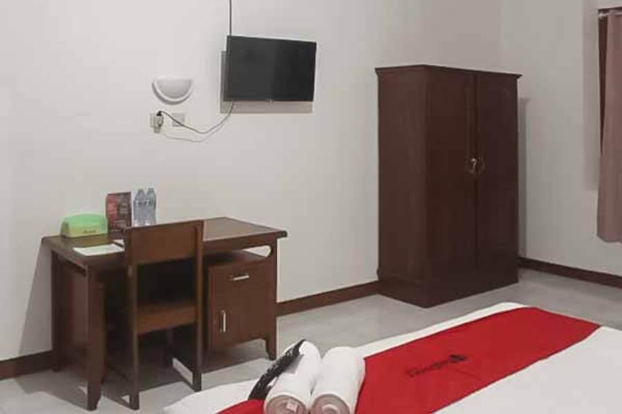 reddoorz plus alun alun nganjuk