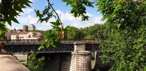 ripagrande a trastevere