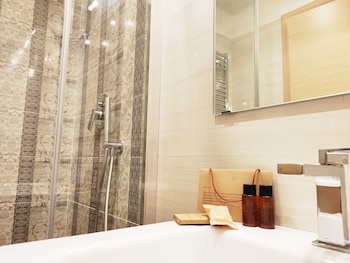 luxury suites stay inn rome experience