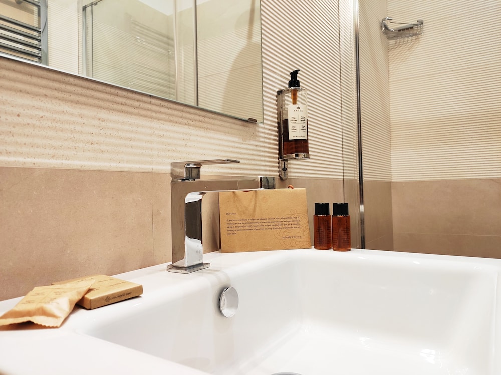 luxury suites stay inn rome experience
