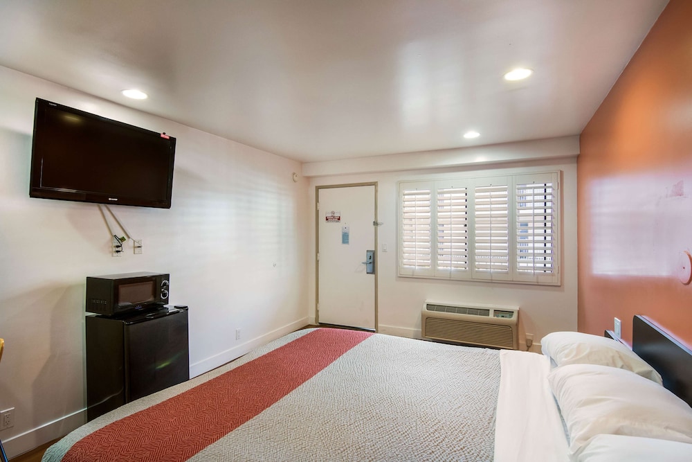 motel 6 monterey park ca